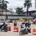 Sistem Satu Arah di Jalan Gatot Subroto-KH Samanhudi Akibat Pengendara Abaikan Barier