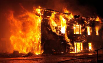 Berakhir Ricuh, Gedung DPRD Makassar Hangus Terbakar
